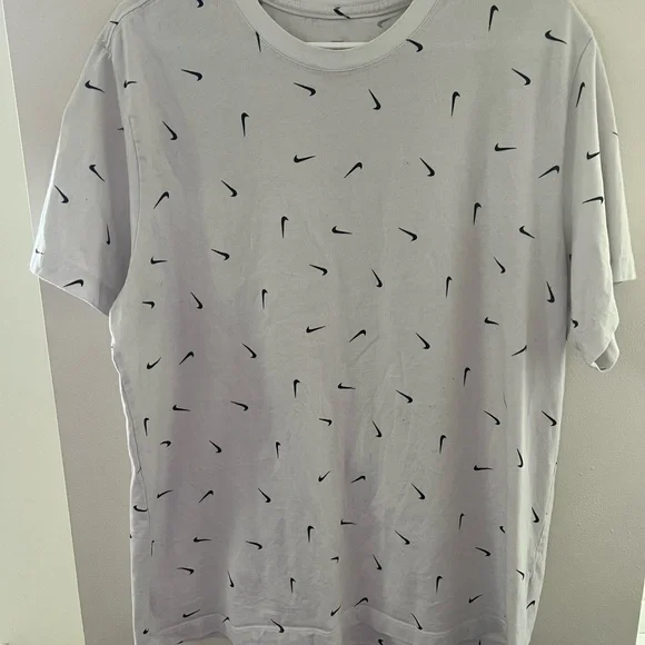 Nike White Short Sleeve Tee with Mini Print - Picture 3 of 6